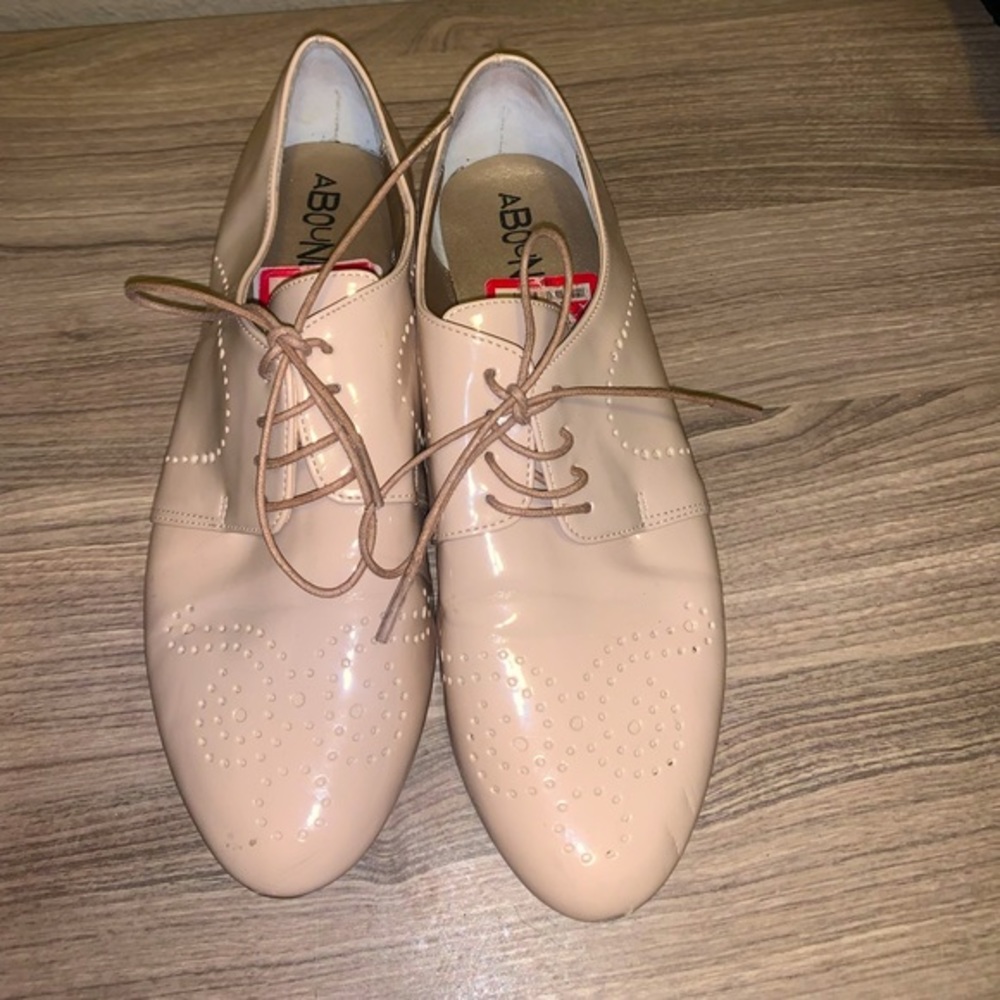 Dress shoes‎